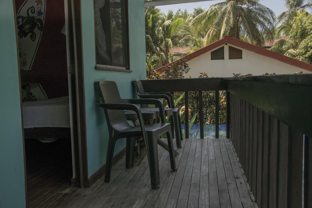 Pelican Beachfront Hotel Esterillos Este Exterior photo