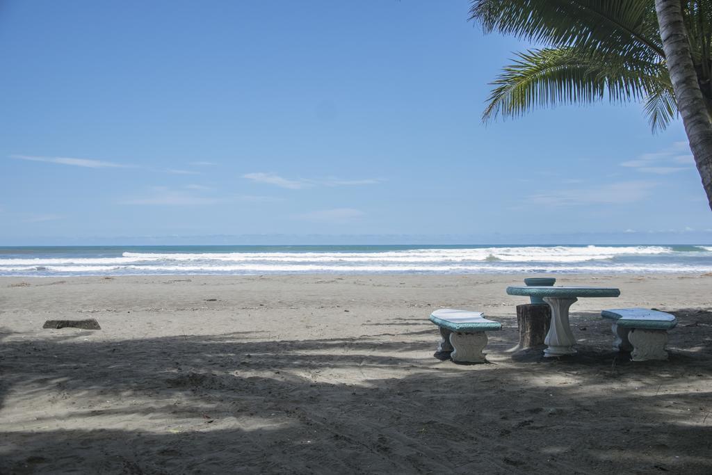 Pelican Beachfront Hotel Esterillos Este Exterior photo