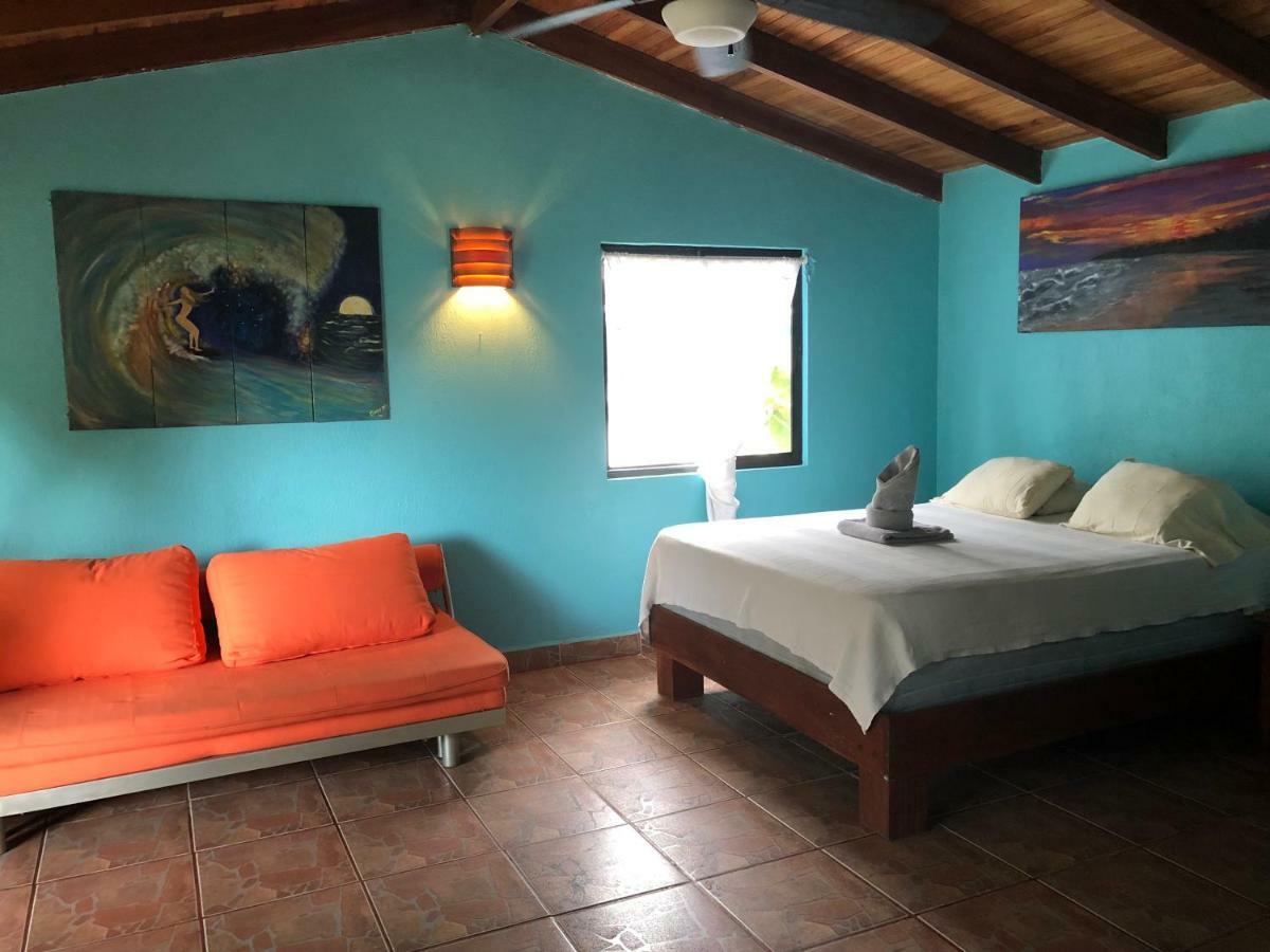 Pelican Beachfront Hotel Esterillos Este Exterior photo